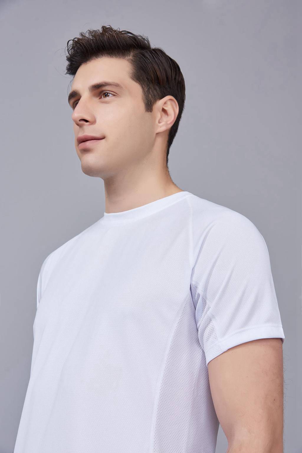 修身運動短袖 舒適透氣跑步訓(xùn)練速干T恤-白色