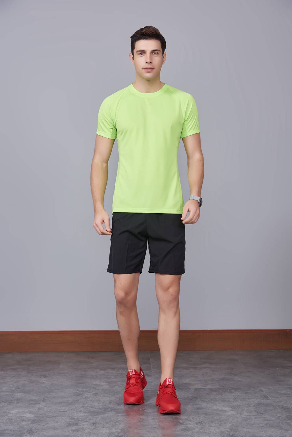 純色T恤  簡(jiǎn)約大方經(jīng)典時(shí)尚  果綠色