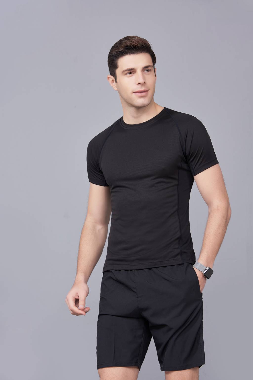 純色T恤  簡約大方經(jīng)典時尚  黑色