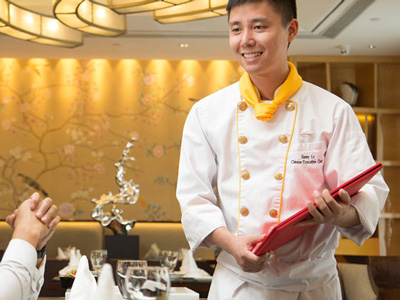 定制餐飲店工作服價格是多少？會受到哪方面的影響？